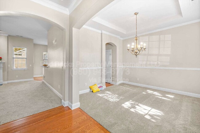 Building Photo - 10411 Alvarado Way