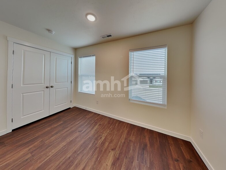 Building Photo - 9503 W Bowie Ct