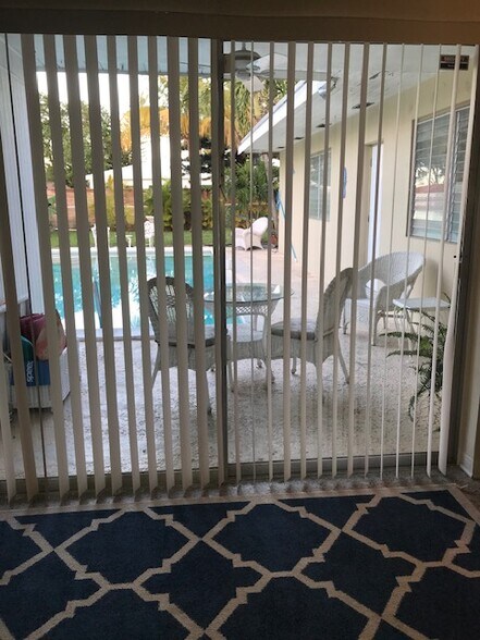 Building Photo - 10911 NE 9th Ct