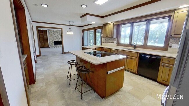 Building Photo - 6829 Greystone Dr