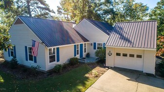 Building Photo - 6002 Stern Ct