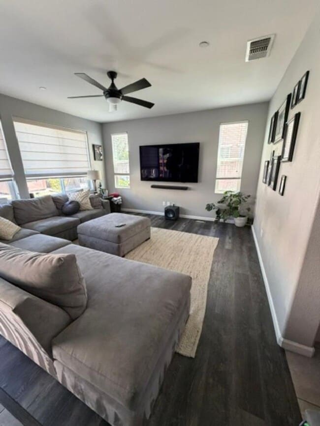 Building Photo - Amazing 3/3 + Office (Natomas)!  Please see ad below for viewings!