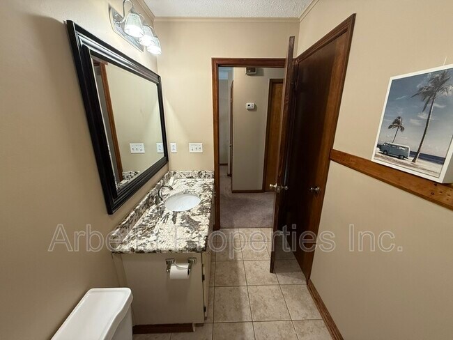 Building Photo - 1608 Herrin Dr