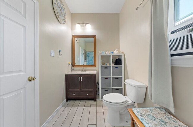 Building Photo - 1571 Highland Park Way