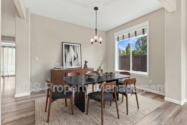 Building Photo - 9711 Nottingham Dr