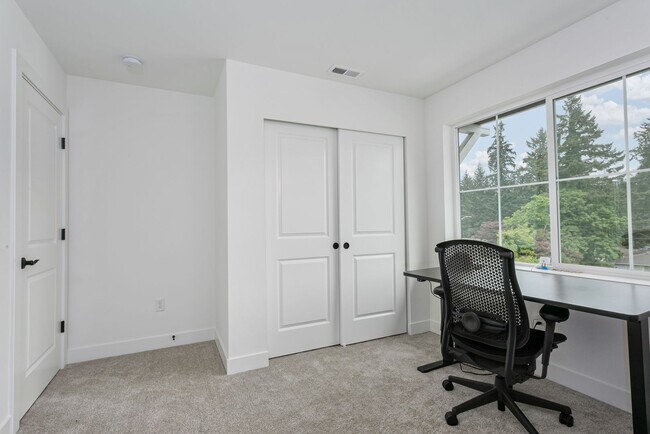 Building Photo - 10412 87th Ave Ct SW