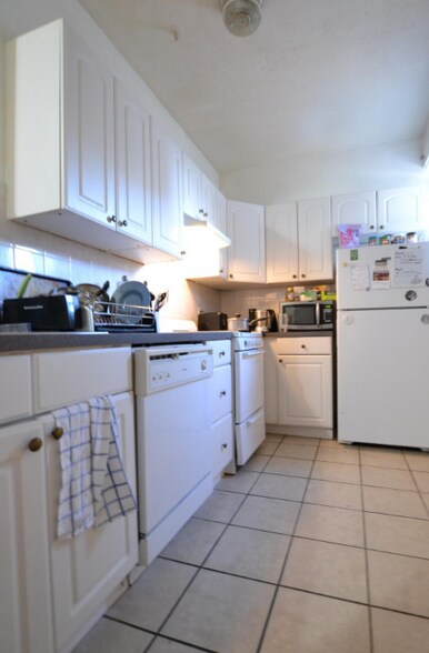 Building Photo - 316 Saint Paul St