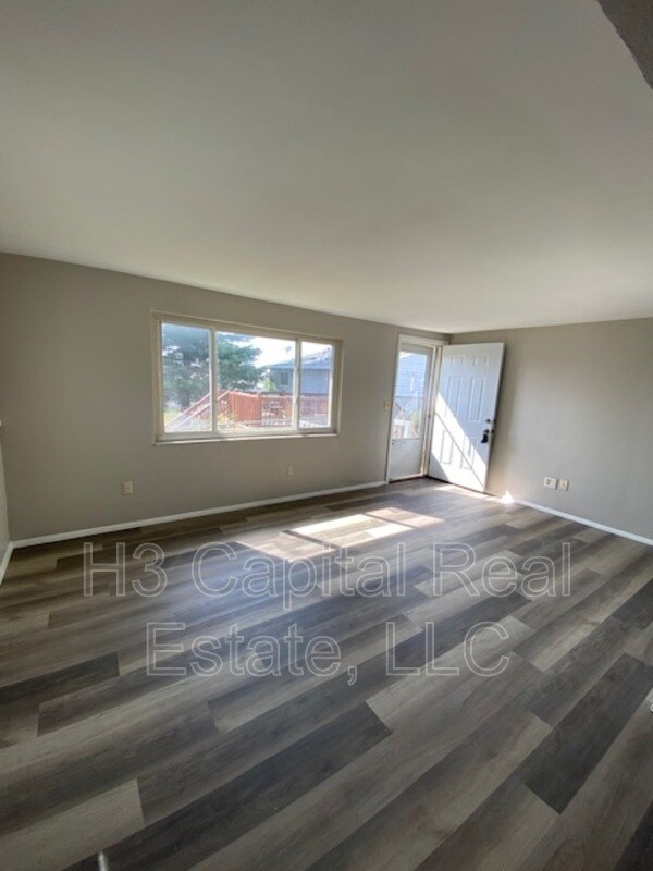 Building Photo - 140 Harnett Ave