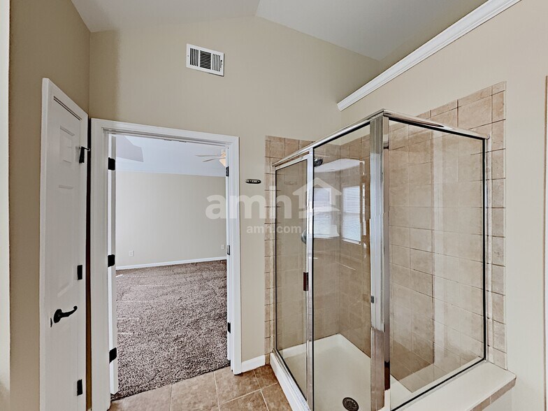 Building Photo - 3215 Thimbleberry Trail