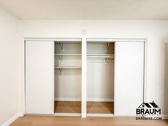 Building Photo - 4636 Laurel Canyon Blvd