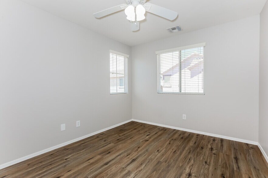 Building Photo - 1644 S Chatsworth