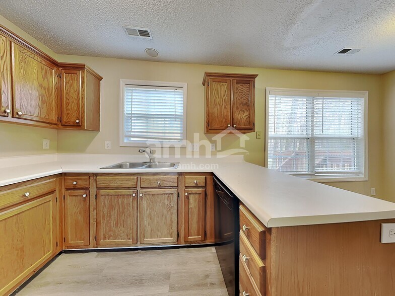 Building Photo - 524 Wyndham Dr