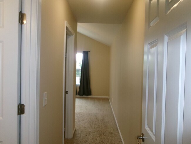 Building Photo - 4 bedroom, 3 bath home in Surfside Beach Club