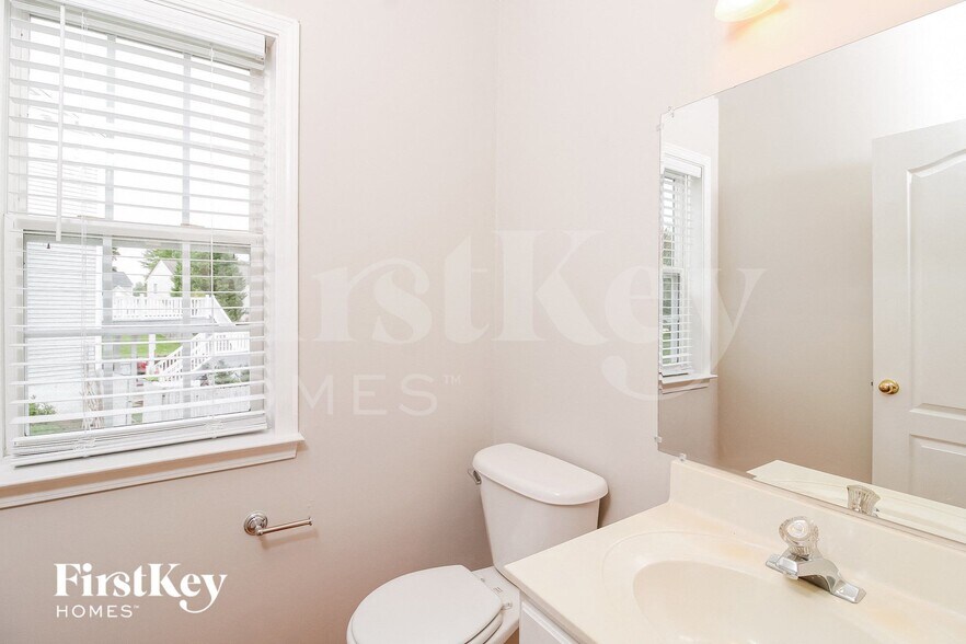 Building Photo - 3312 Cornelia Ct