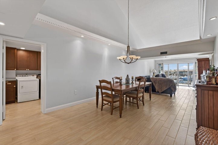 Building Photo - 701 Seafarer Cir