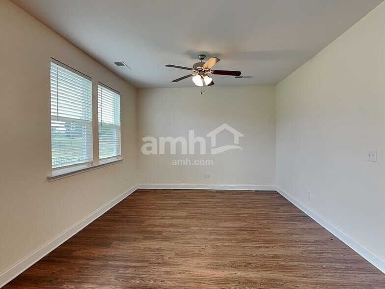 Building Photo - 156 Havenbrook Dr