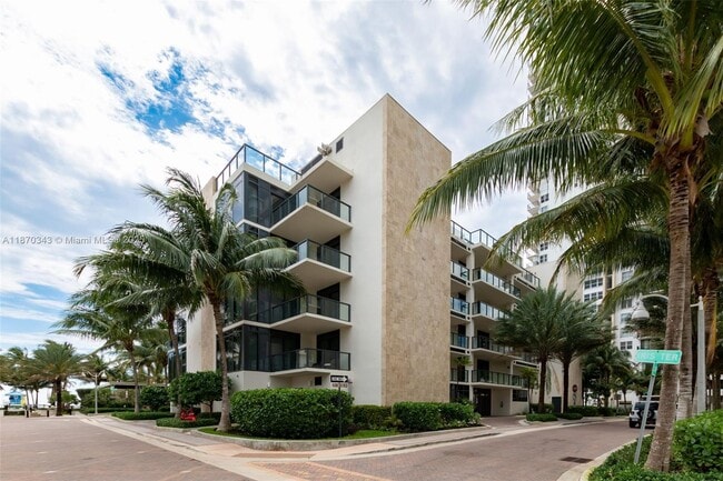Building Photo - 2101 S Surf Rd