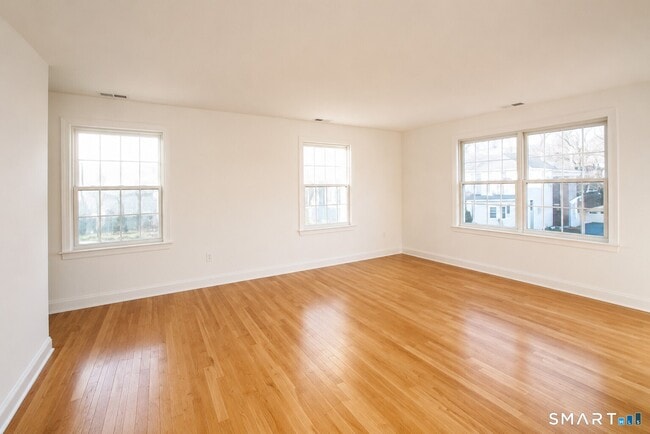 Building Photo - 129 Park St