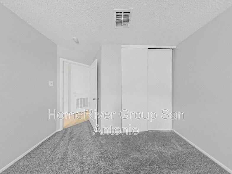 Building Photo - 11711 Spring Rain Dr