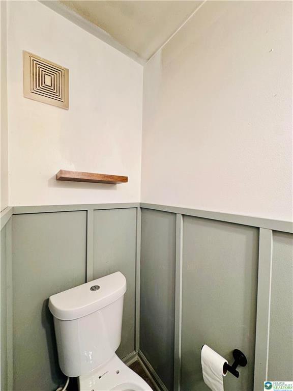 Building Photo - 235 Vista Dr