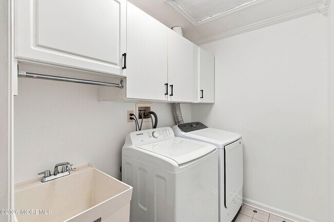 Building Photo - 90 Banyan Blvd