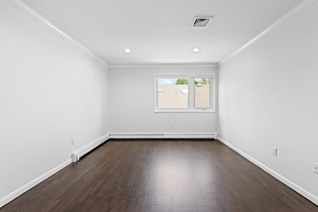 Building Photo - 275 Alfred Ave