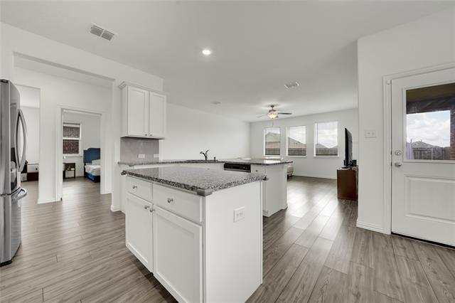 Building Photo - 5630 Elwood Dr