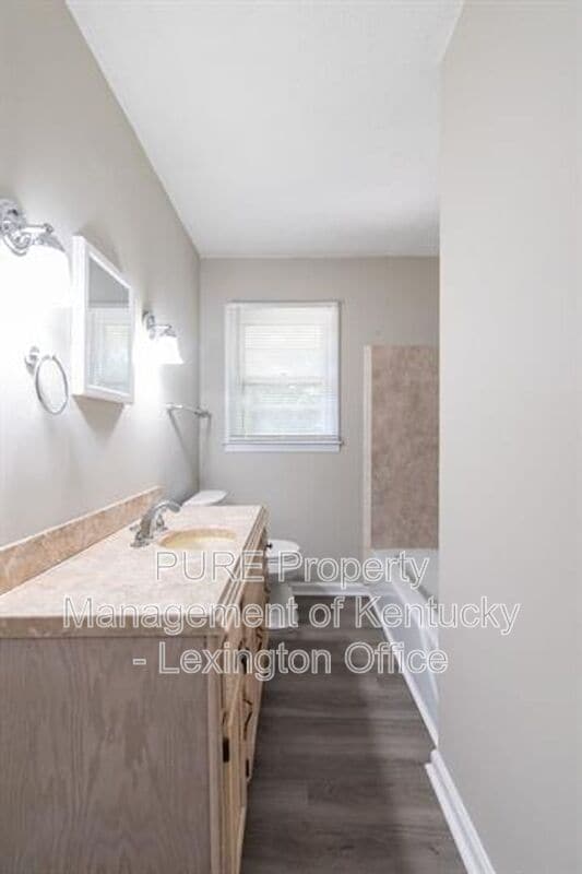 Building Photo - 2483 Thornberry Ct