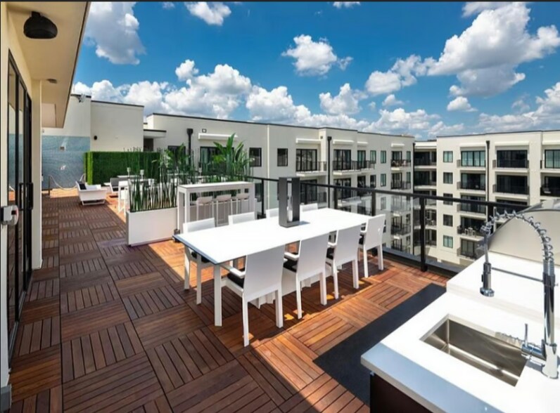 Building Photo - 5211 Peachtree Blvd