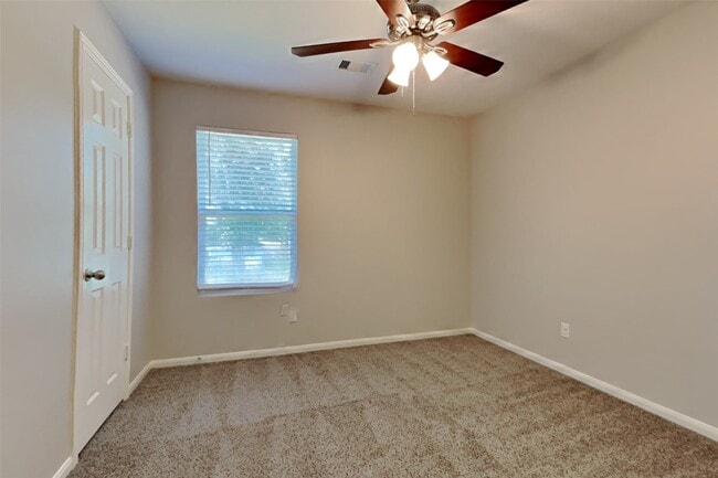 Building Photo - 16624 Foursquare Dr