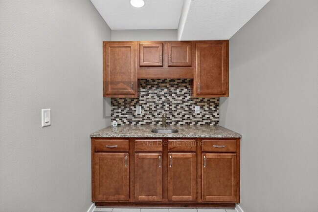 Building Photo - 1651 SW Arlan Dr