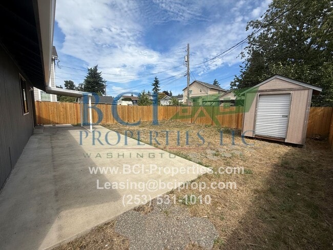 Building Photo - Beautiful 2 Bedroom House Available for im...