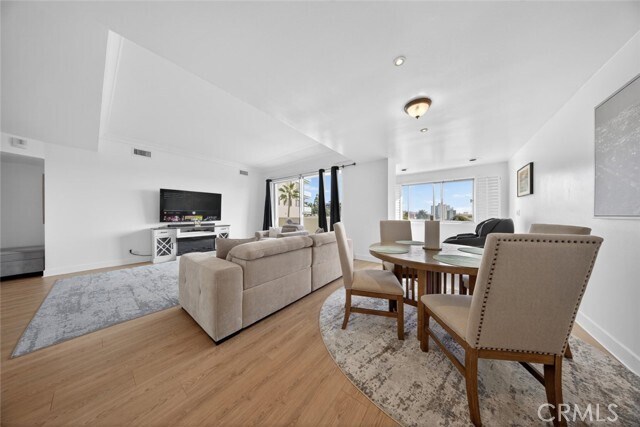 Building Photo - 7250 Franklin Ave