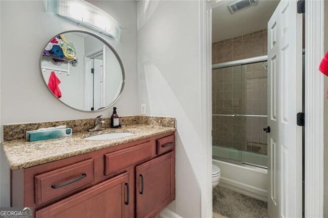 Building Photo - 3302 Pine Heights Dr NE