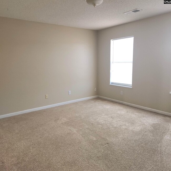 Building Photo - 19 Barnley Ct