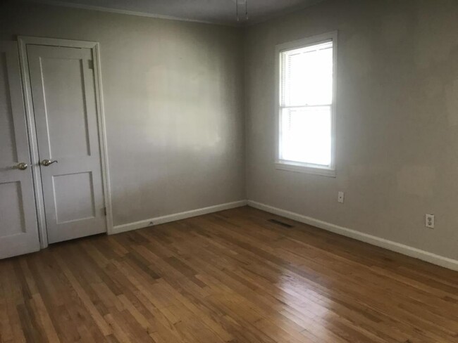 Building Photo - 1409 14th Street E