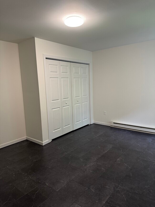 Building Photo - 120 Chambers Aly