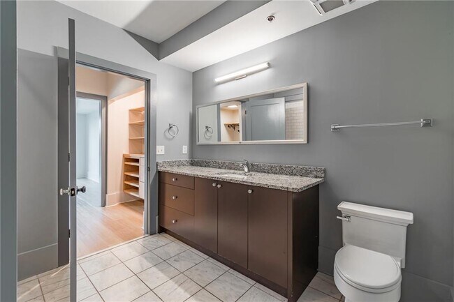 Building Photo - 1100 Howell Mill Rd NW