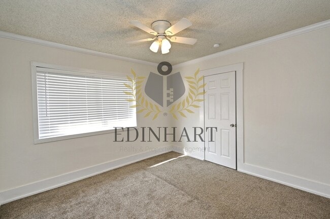 Building Photo - 630 E Dudley Ave