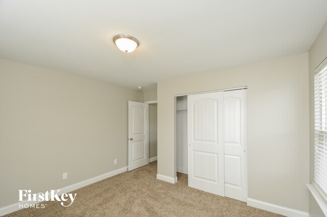 Building Photo - 239 Plymouth Dr