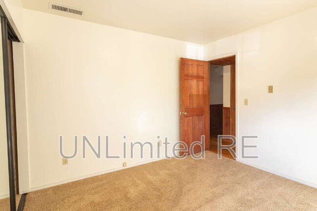 Building Photo - 6600 W Suzette Ln