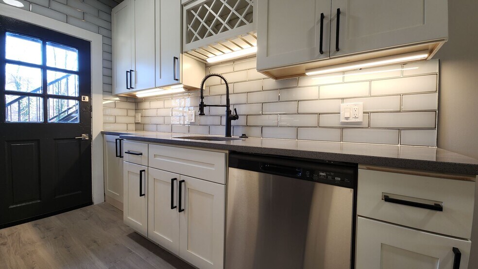 Building Photo - 918 Concordia Ln