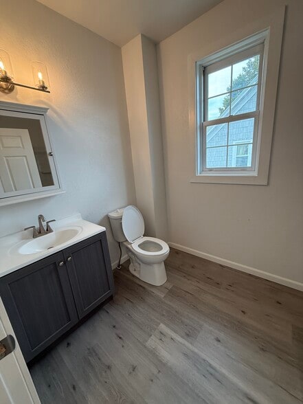 Building Photo - 1325 N 8th St