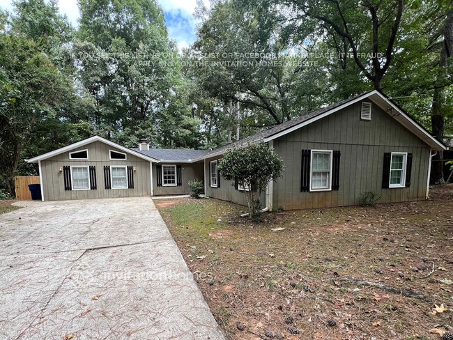 Building Photo - 1234 Woodland Ct SE