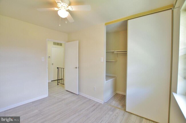Building Photo - 8612 Walutes Cir