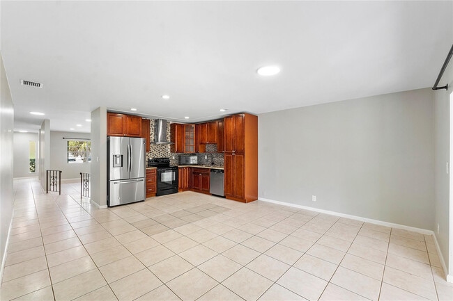 Building Photo - 3843 NW 81st Terrace