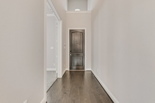 Building Photo - 4037 Hawthorne Dr