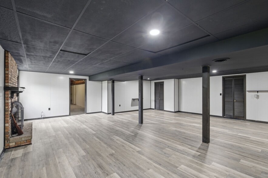 Building Photo - 213 Rising Sun Ln