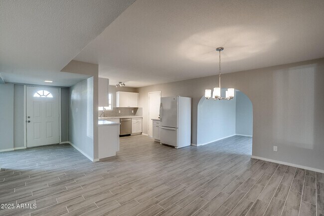 Building Photo - 4249 W Townley Ave