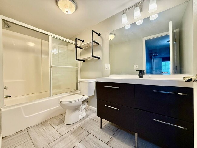 Building Photo - 433 Gloria Ln